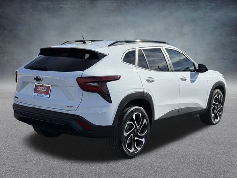 Certified 2025 Chevrolet Trax RS w/ Driver Confidence Package image 4