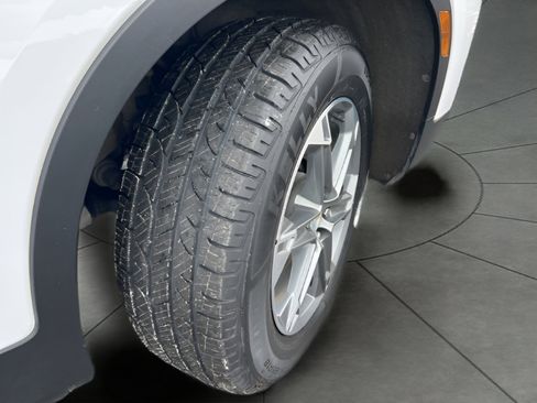 Used 2024 Chevrolet Blazer LT w/ Convenience Package image 38