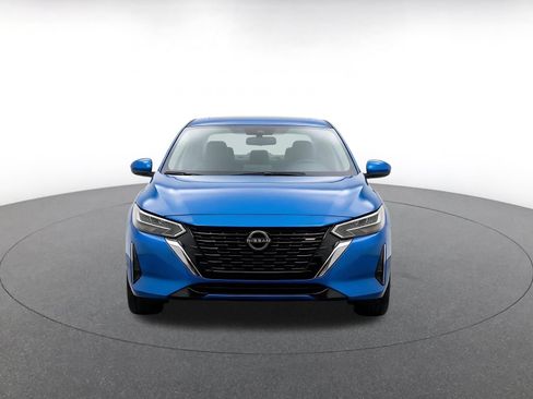 Used 2025 Nissan Sentra SV FWD image 2