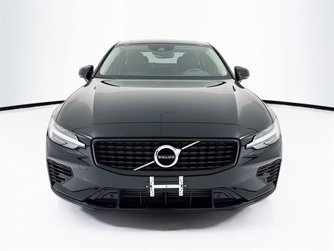 Used 2022 Volvo S60 T8 R-Design Expression w/ Premium Package image 6