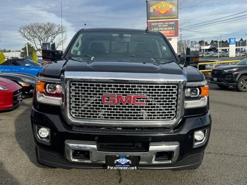 Used 2016 GMC Sierra 3500 Denali image 2