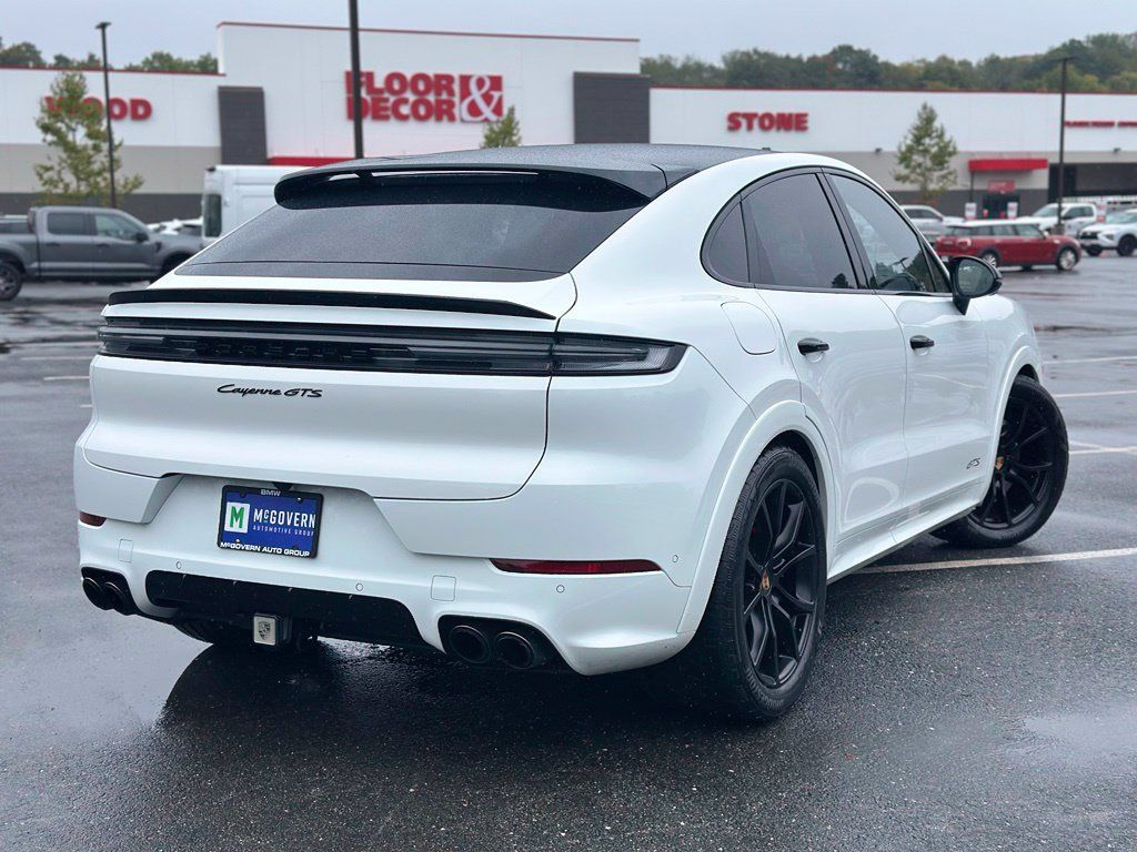 Used 2025 Porsche Cayenne GTS AWD/4WD image 7
