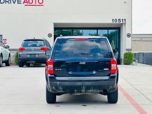 Used 2011 Jeep Patriot Latitude AWD/4WD image 8