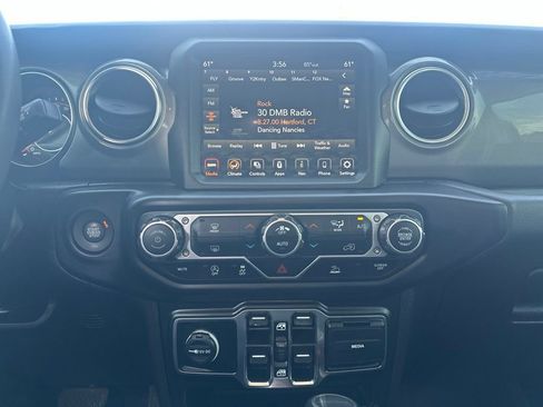 Used 2023 Jeep Gladiator Overland AWD/4WD image 21
