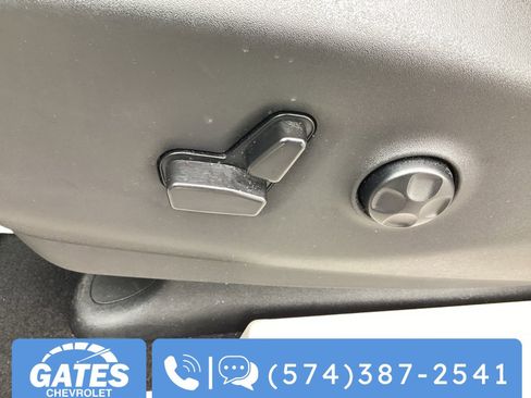 Used 2024 Chrysler Pacifica Touring-L image 21