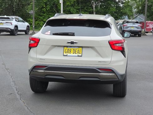 New 2026 Chevrolet Trax ACTIV w/ Driver Confidence Package FWD image 8
