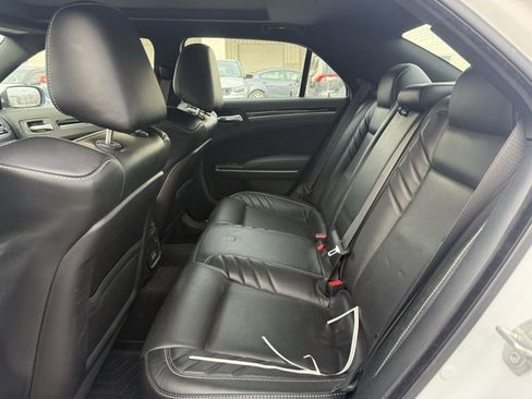 Used 2023 Chrysler 300 C image 11