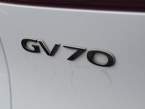 Used 2022 Genesis GV70 3.5T Sport w/ Sport Prestige Package AWD/4WD image 8