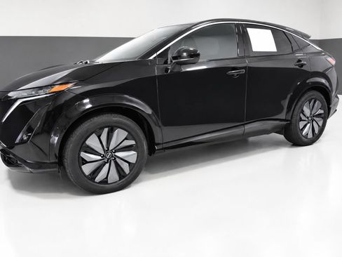 Used 2023 Nissan Ariya FWD image 2