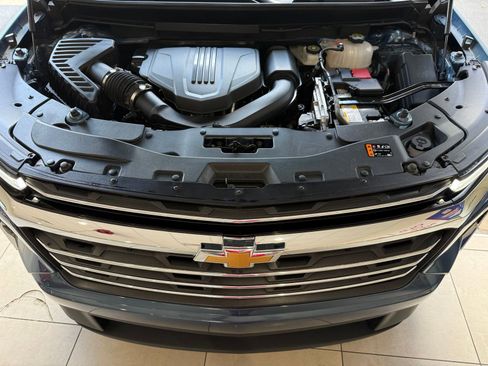 Used 2025 Chevrolet Traverse LT FWD image 42