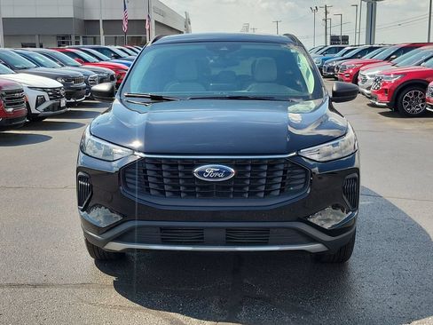Certified 2026 Ford Escape Active w/ Cold Weather Package AWD/4WD image 2