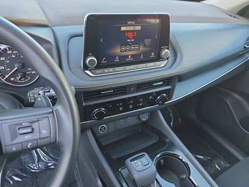 Used 2023 Nissan Rogue S image 23