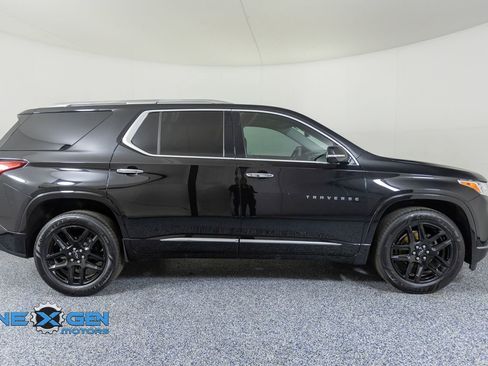 Used 2020 Chevrolet Traverse Premier FWD image 8