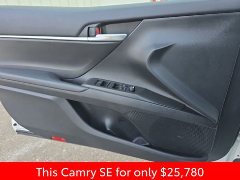 Used 2023 Toyota Camry SE image 32