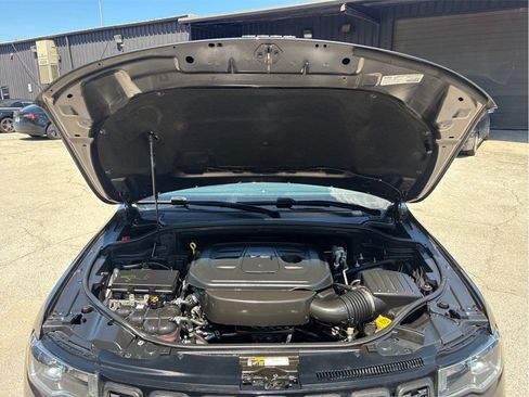 Used 2019 Jeep Grand Cherokee Laredo AWD/4WD image 42