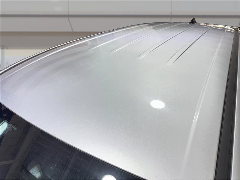Used 2023 Chrysler Pacifica Touring-L FWD image 12