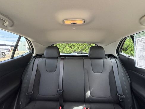 Used 2023 Buick Encore GX Preferred w/ Cold Weather Comfort Package FWD image 3