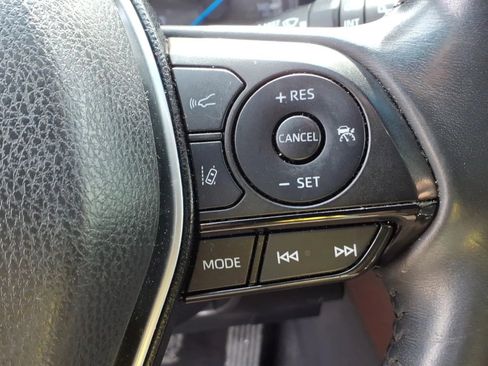 Used 2021 Toyota Venza Limited image 31