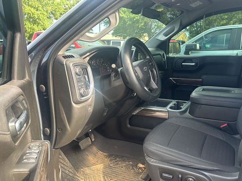 Used 2021 Chevrolet Silverado 1500 LT Trail Boss AWD/4WD image 4