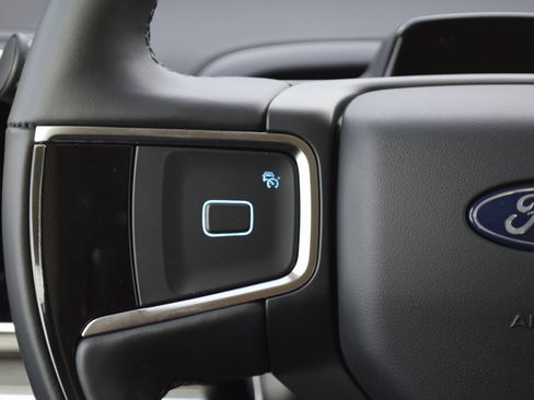 New 2025 Ford Expedition Platinum w/ Driver's Package image 9