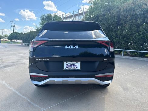 Used 2023 Kia Sportage EX AWD/4WD image 6
