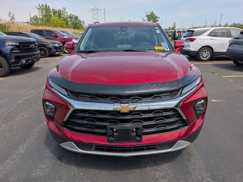 Used 2024 Chevrolet Blazer LT AWD/4WD image 2