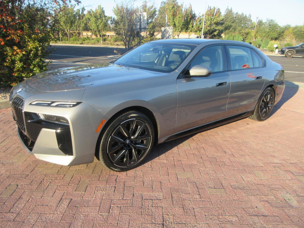 Used 2023 BMW 760i xDrive AWD/4WD image 83
