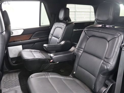 Used 2020 Lincoln Navigator Reserve w/ Luxury Package image 12