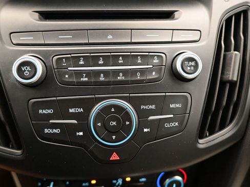 Used 2015 Ford Focus SE image 14