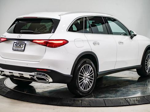 Used 2025 Mercedes-Benz GLC 300 image 4