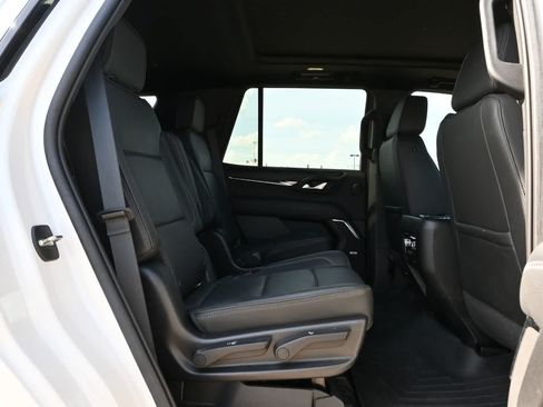 Used 2022 GMC Yukon Denali RWD image 21