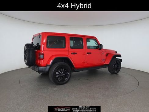 Used 2025 Jeep Wrangler Unlimited Sahara AWD/4WD image 20