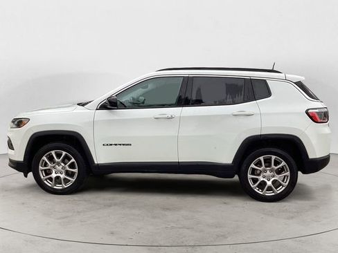 Certified 2022 Jeep Compass Latitude image 2