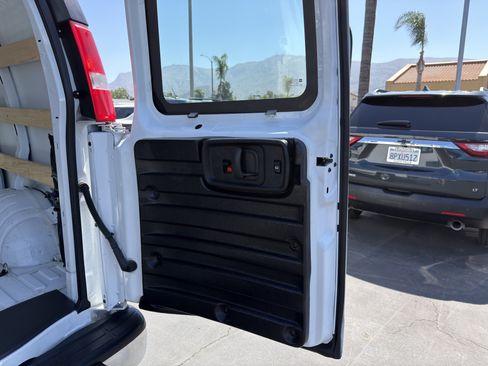 Used 2025 GMC Savana 2500 w/ Driver Convenience Package RWD image 19