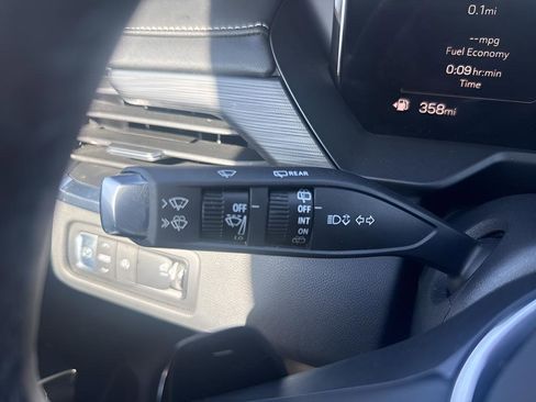 Used 2025 GMC Acadia Elevation image 22