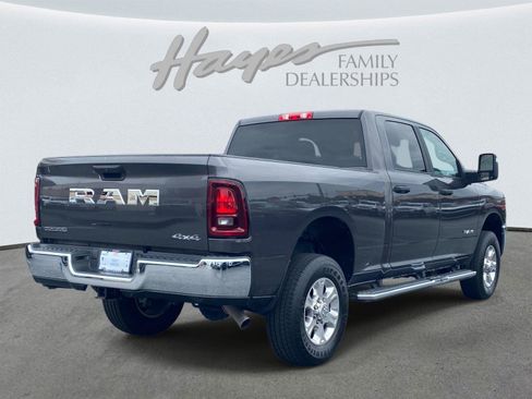 Used 2026 RAM 2500 Big Horn AWD/4WD image 3