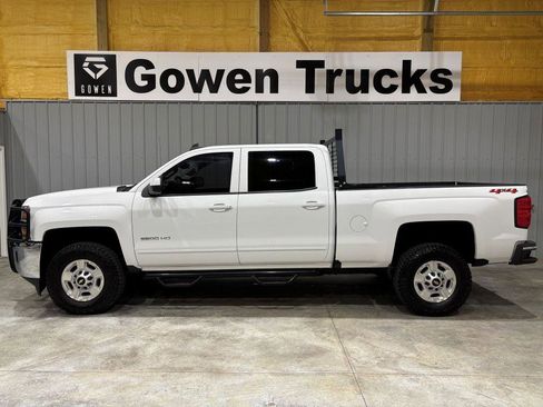 Used 2018 Chevrolet Silverado 2500 LT w/ LT Fleet Convenience Package image 2