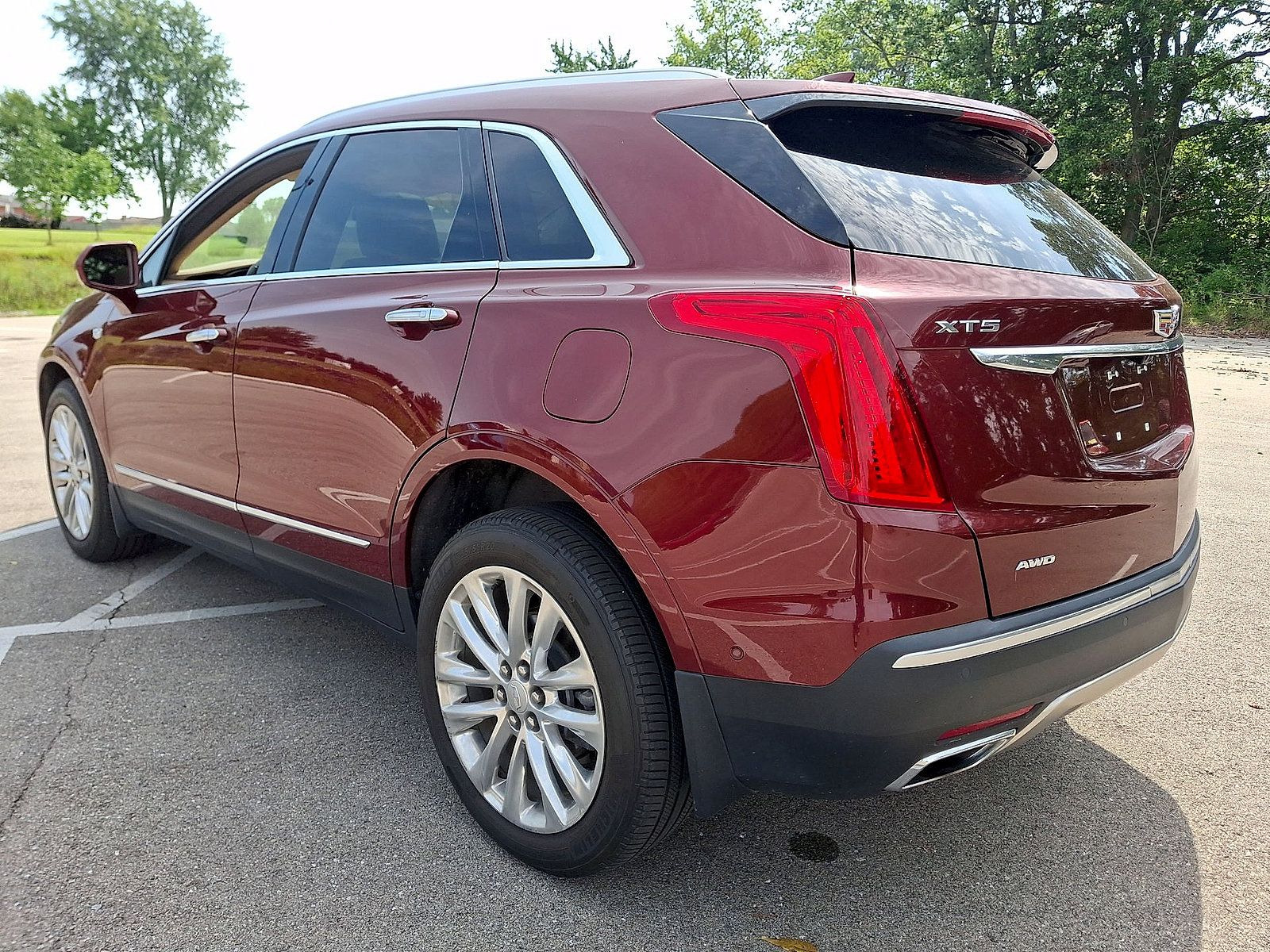 Used 2017 Cadillac XT5 Platinum w/ Driver Assist Package AWD/4WD image 22