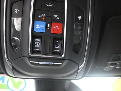 Used 2023 Jeep Grand Cherokee Altitude AWD/4WD image 22