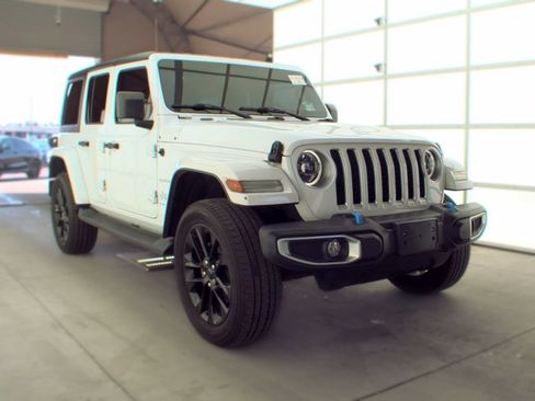 Used 2023 Jeep Wrangler Unlimited Sahara w/ Cold Weather Group AWD/4WD image 3