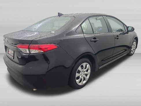 Used 2026 Toyota Corolla LE FWD image 5