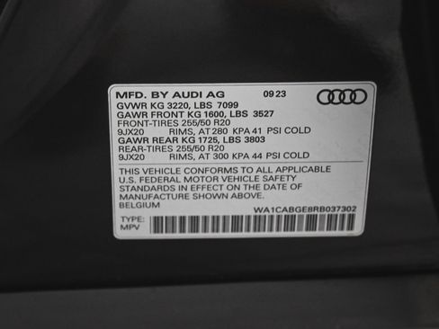 Used 2024 Audi Q8 e-tron Premium Plus w/ Premium Plus Package image 13