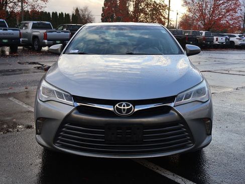 Used 2017 Toyota Camry XLE image 6
