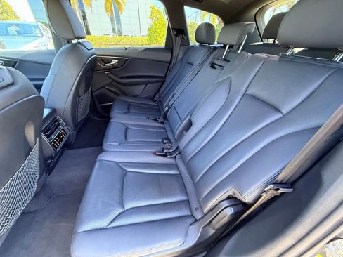 Used 2023 Audi Q7 Premium Plus image 18