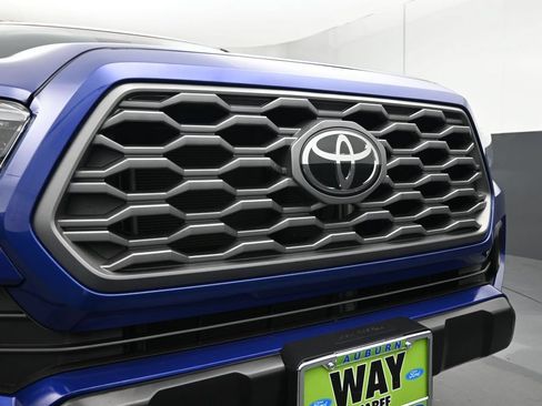 Used 2023 Toyota Tacoma TRD Off-Road w/ Black Out Package (TMS) AWD/4WD image 8