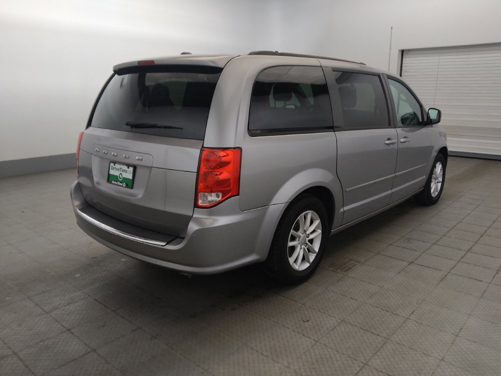 Used 2016 Dodge Grand Caravan SXT w/ UConnect Hands-Free Group FWD image 9
