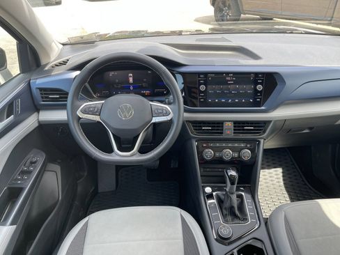 Used 2024 Volkswagen Taos SE AWD/4WD image 16