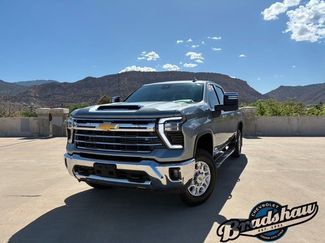 Used 2024 Chevrolet Silverado 3500 LTZ video 1