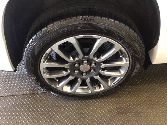 Used 2020 GMC Acadia Denali w/ Denali Ultimate Package AWD/4WD image 32