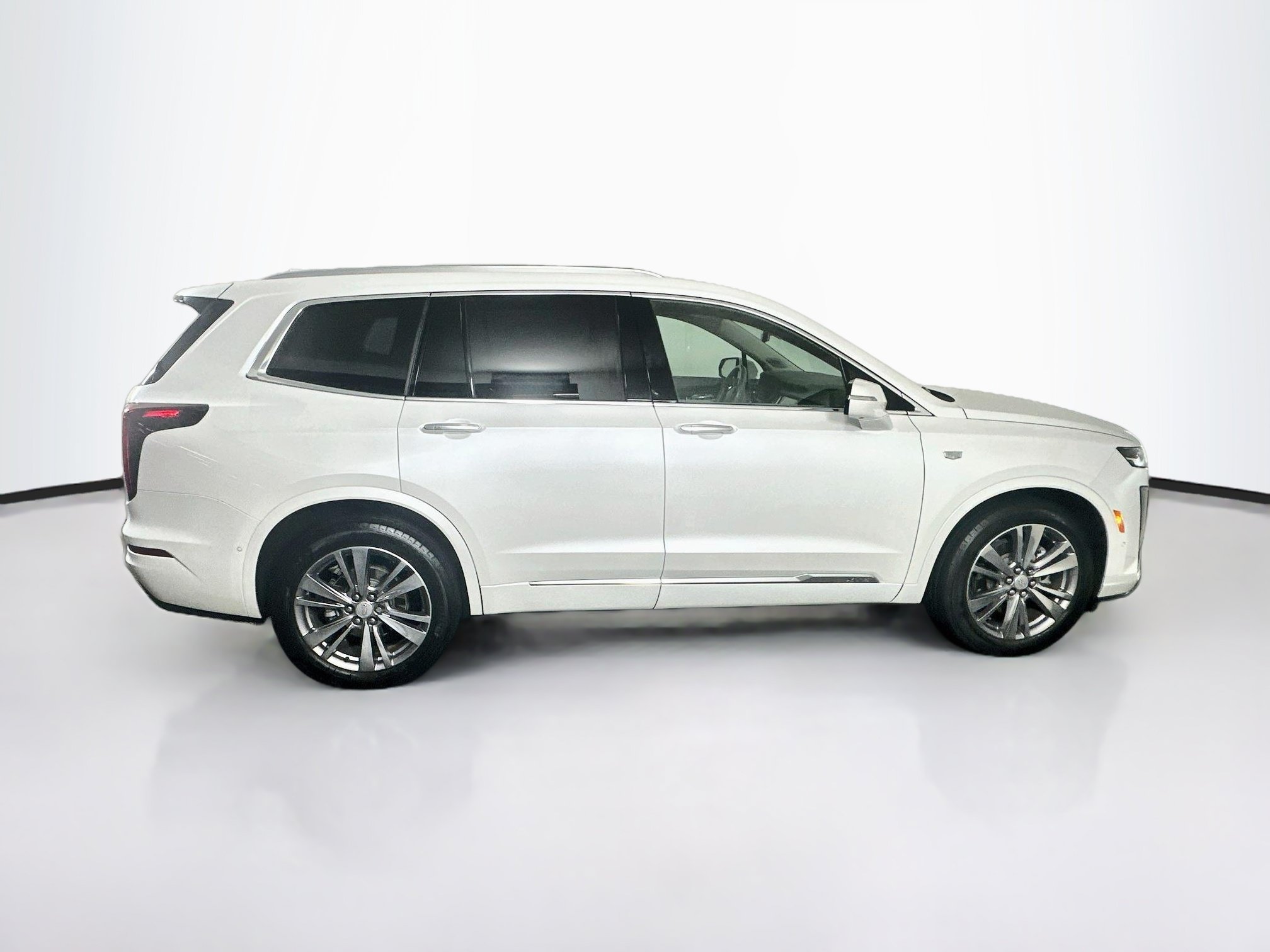 Used 2023 Cadillac XT6 Premium Luxury w/ Technology Package FWD image 10